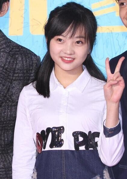 林妙可变成大姑娘了？