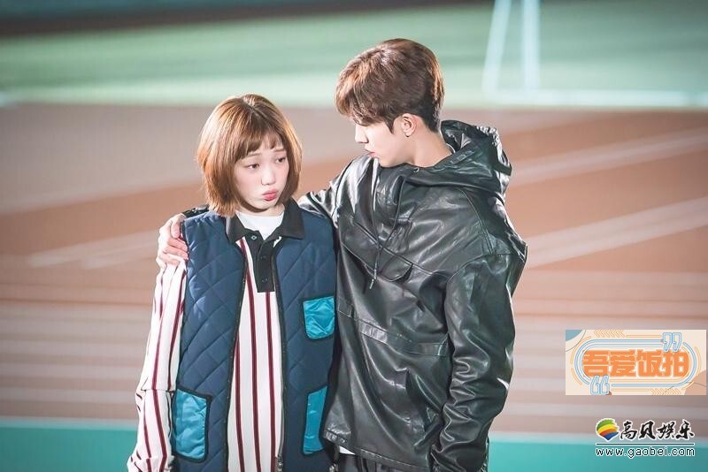 李圣经与南柱赫在深夜亲密搭肩了？