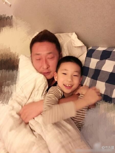 林永健的儿子林大竣为什么赖床不起呢？