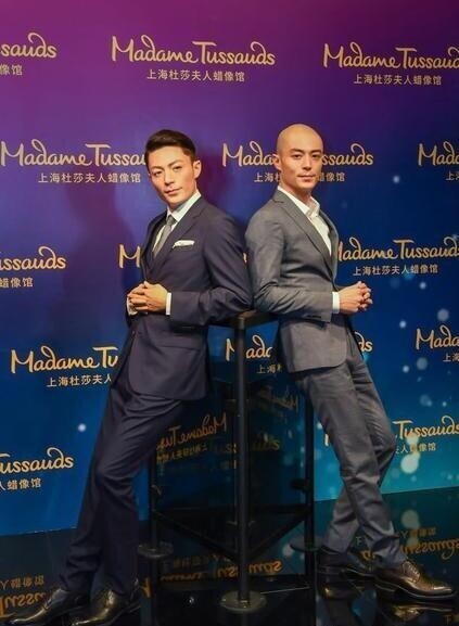 男神霍建华与蜡像合影了? 男神霍建华与蜡像合影了?