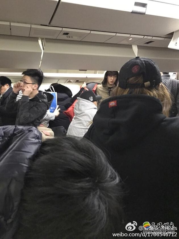 有网友在微博上晒出一张EXO成员朴灿烈的照片