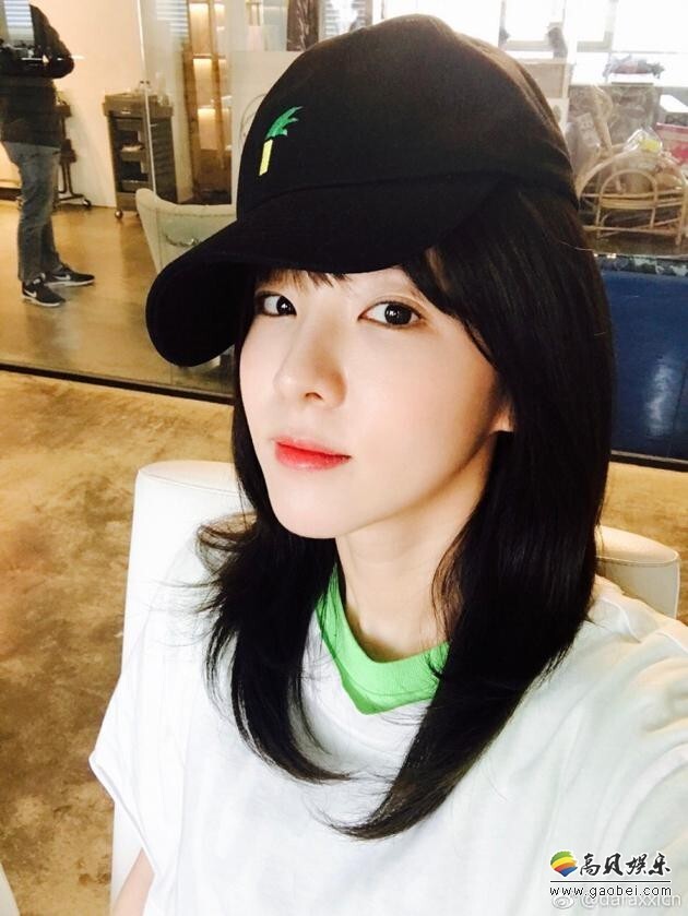韩国女团2NE1前成员Dara在微博上晒出自拍 韩国女团2NE1前成员Dara在微博上晒出自拍