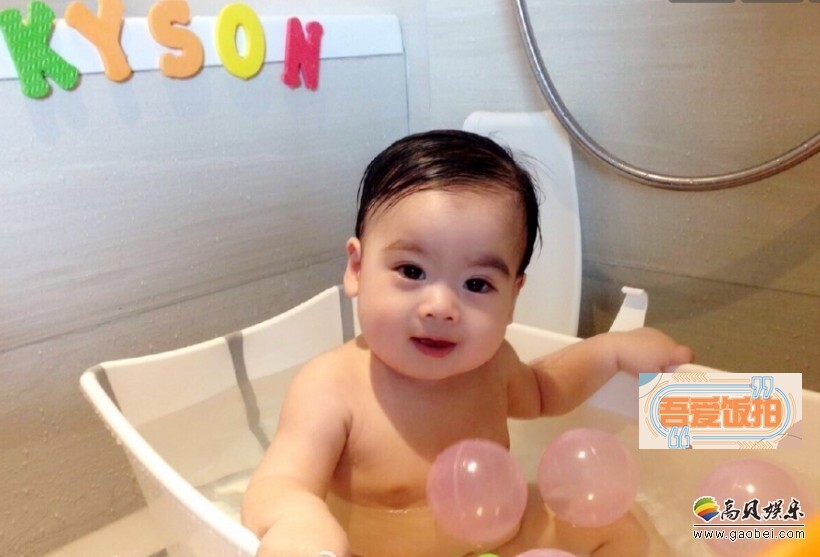 林志颖特地分享双胞胎儿泡澡的可爱模样