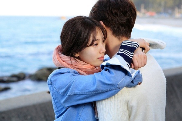 《任意依恋》公开一组主演秀智、金宇彬的19集剧照 《任意依恋》公开一组主演秀智、金宇彬的19集剧照