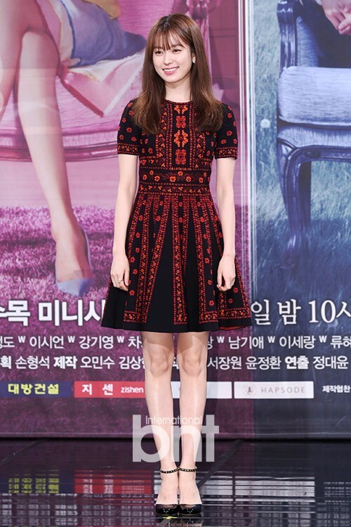 韩国演员韩孝周将担任第21届釜山国际电影节司仪 韩国演员韩孝周将担任第21届釜山国际电影节司仪