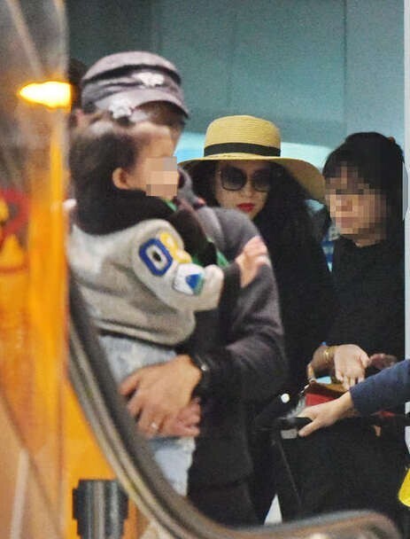 汪峰与章子怡携醒醒在清明节外出度假 汪峰与章子怡携醒醒在清明节外出度假