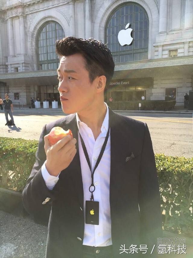 佟大为现身iPhone7发布会现场 佟大为现身iPhone7发布会现场