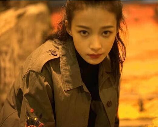 90后影帝董子健为女友拍的是照片曝光了？