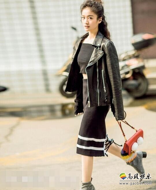 张雪在什么剧中一人分饰两角? 张雪在什么剧中一人分饰两角?