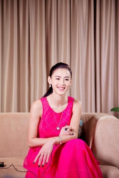 张柏芝玫红长裙少女力Max? 张柏芝玫红长裙少女力Max?