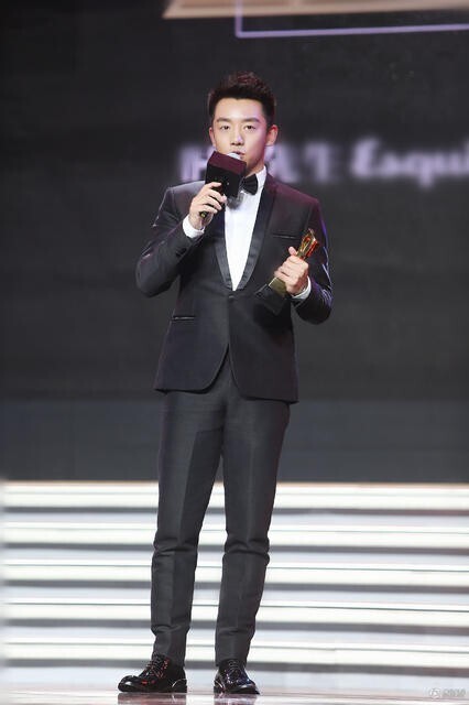 郑恺获得了“年度实力偶像”奖？