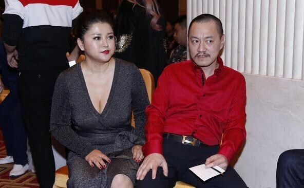 雪村与妻子俞晴、父母亮相什么电影发布会了? 雪村与妻子俞晴、父母亮相什么电影发布会了?