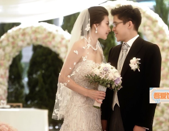 郭晶晶与霍启刚是在哪一年结婚的？