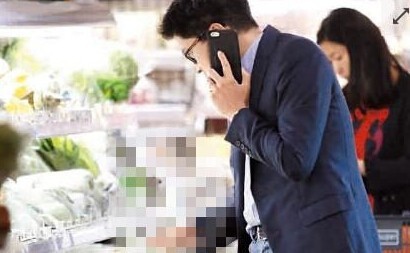 居家好男人霍启刚现身买菜了? 居家好男人霍启刚现身买菜了?