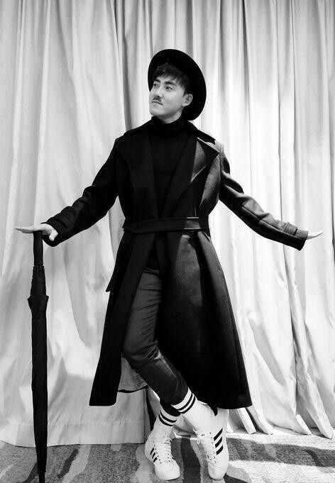 演员张睿曝光一组“喜剧大片”? 演员张睿曝光一组“喜剧大片”?