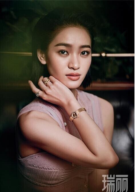 白雪曝光了一组杂志街拍大片? 白雪曝光了一组杂志街拍大片?