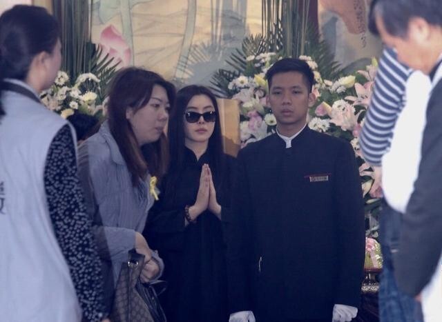 王祖贤为父亲举办告别仪式？