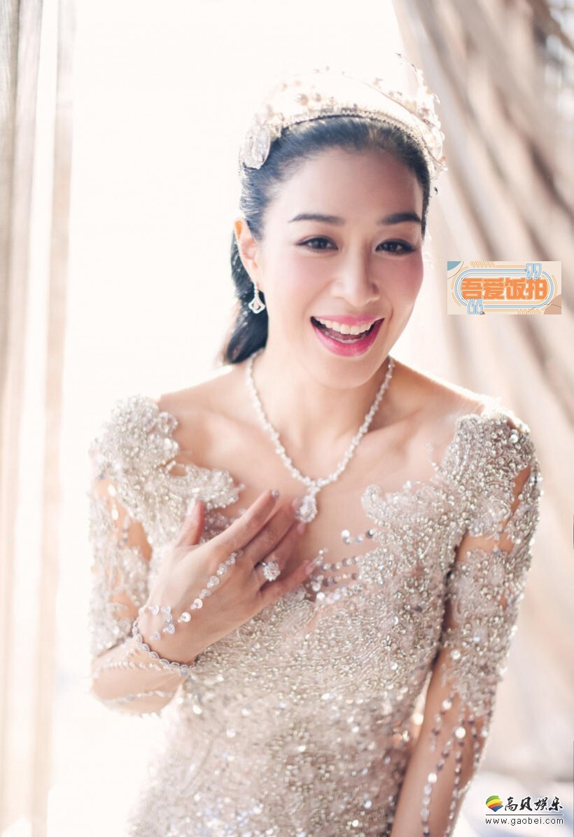 新娘子钟丽缇鱼尾婚纱奢华美艳? 新娘子钟丽缇鱼尾婚纱奢华美艳?