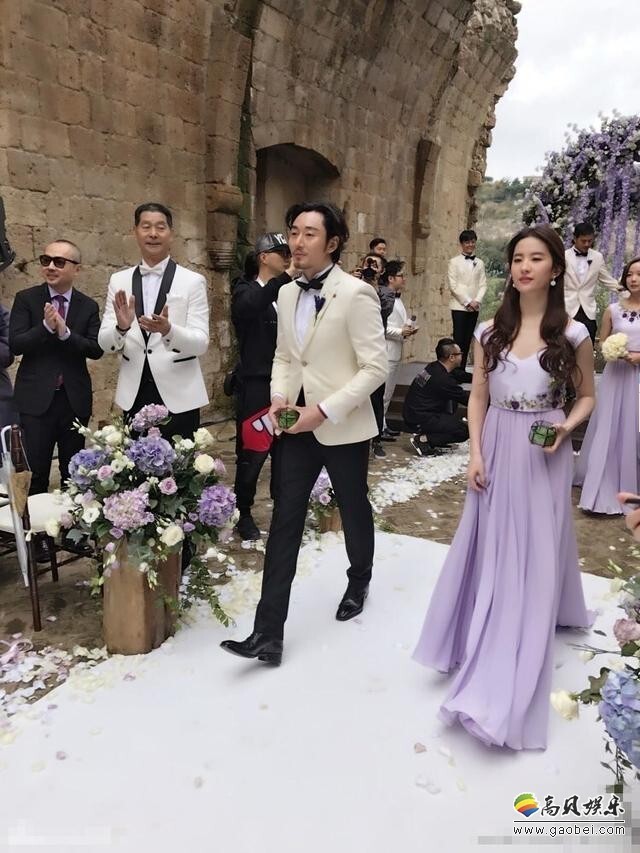 谁说刘亦菲不当伴娘的? 谁说刘亦菲不当伴娘的?