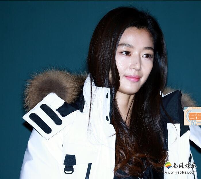 全智贤出席某羽绒服品牌站台活动? 全智贤出席某羽绒服品牌站台活动?