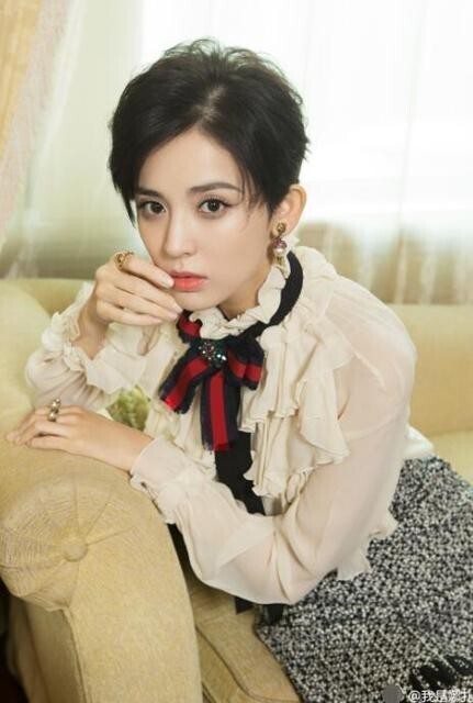 娜扎把头发剪了，真是美的不像话？