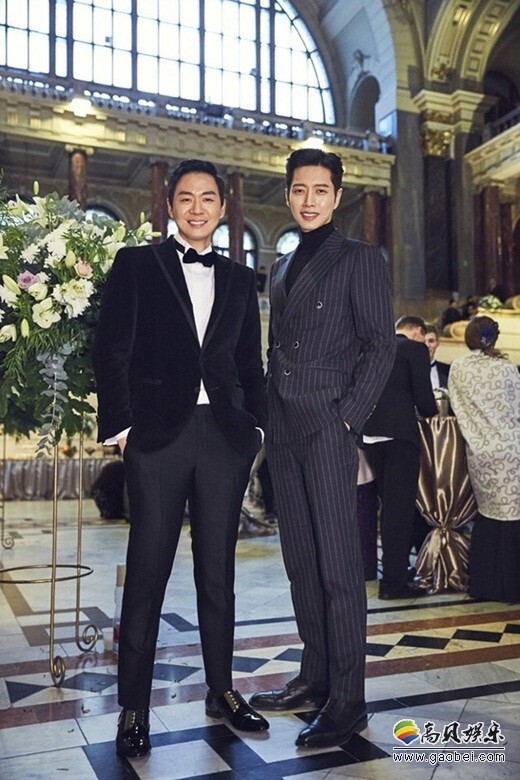 新剧《MAN x MAN》方面公开了朴海镇和延政勋两人的剧照
