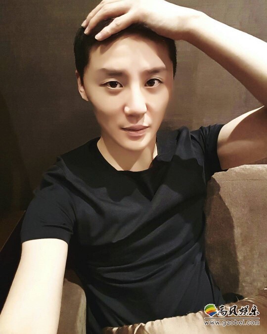 男团JYJ成员金俊秀通过Instagram公开短发照 男团JYJ成员金俊秀通过Instagram公开短发照