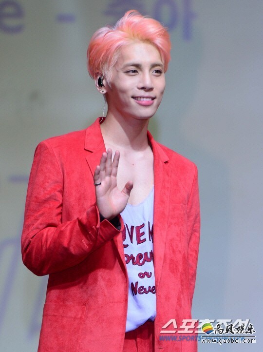 男团SHINee钟铉将退出《蓝色之夜》节目 男团SHINee钟铉将退出《蓝色之夜》节目