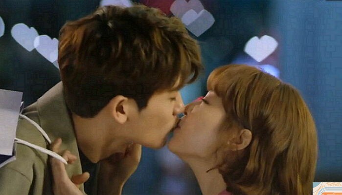 《大力女子都奉顺》播出了朴炯植和朴宝英CP在街头上演巧克力KISS 《大力女子都奉顺》播出了朴炯植和朴宝英CP在街头上演巧克力KISS