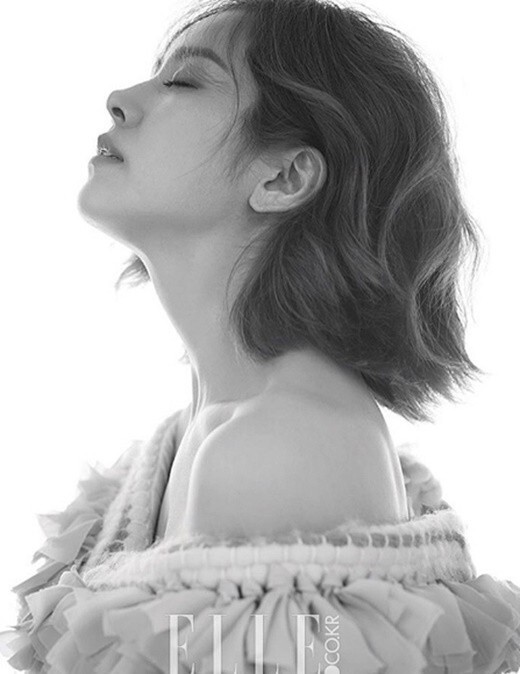 韩国演员韩志旼上传为某杂志拍摄的画报