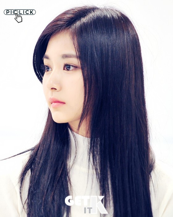 TWICE在首尔新村举办纪念签名会 TWICE在首尔新村举办纪念签名会