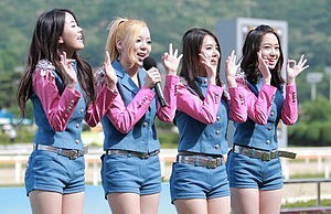 韩国女子组合purplay的有几名成员？