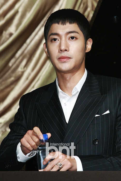 韩国歌手金贤重将于6月6日在日本发表新曲 韩国歌手金贤重将于6月6日在日本发表新曲