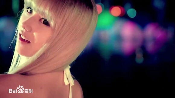 韩国女子组合Rania成员李泰垠曾经代言了什么体育网游？