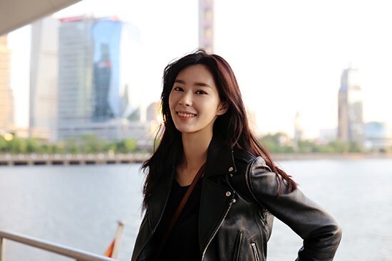 韩国女子组合Rania前成员黄以娜在4月份加盟了什么节目？