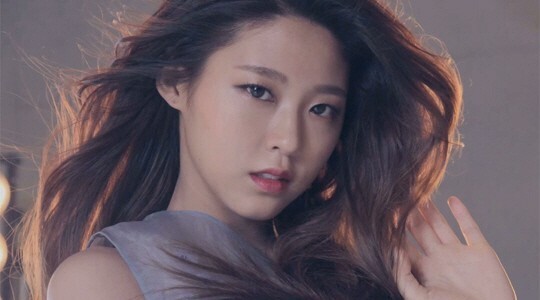 AOA雪炫隐形眼镜广告公开 犀利眼神将多重魅力完美突显 AOA雪炫隐形眼镜广告公开 犀利眼神将多重魅力完美突显