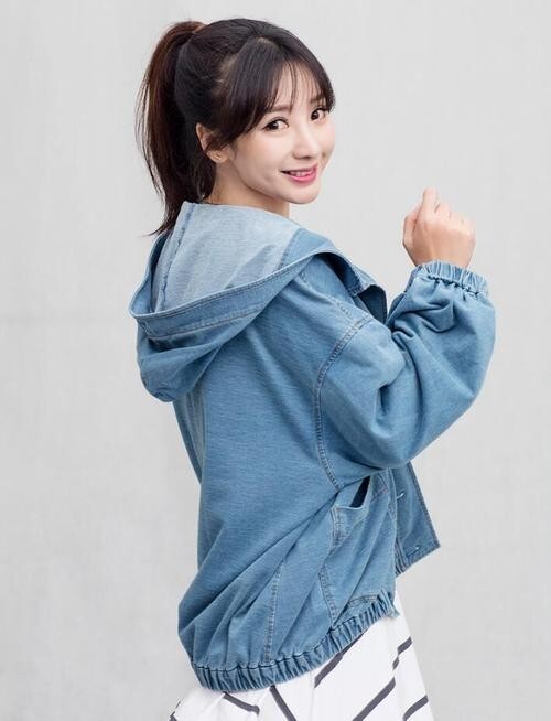 10日柳岩拍摄的一组宣传照曝光 10日柳岩拍摄的一组宣传照曝光