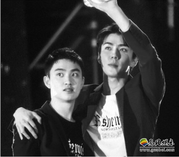 EXO终於集体出现仁川机场飞往香港准备演唱会