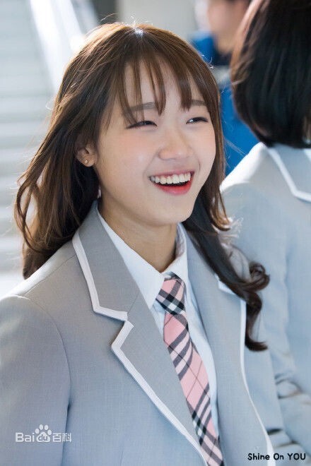 女团I.O.I成员崔佑贞的经纪公司是哪一个？