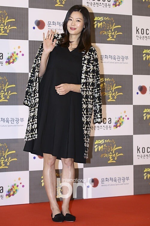 韩星全智贤无法出席百想艺术大赏 皆因档期原因 韩星全智贤无法出席百想艺术大赏 皆因档期原因