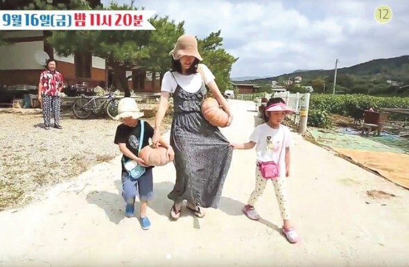 李英爱最近带着龙凤胎一起参加综艺节目 李英爱最近带着龙凤胎一起参加综艺节目