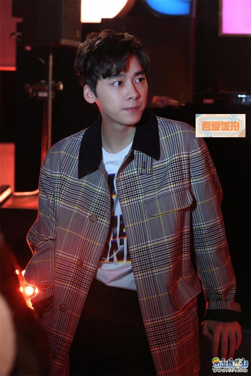 李易峰受邀出席某品牌全球首发男装秀 李易峰受邀出席某品牌全球首发男装秀