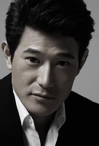 2010全年最优秀的外国艺人是谁? 2010全年最优秀的外国艺人是谁?