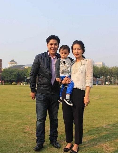 霍启刚儿子近照曝光,像谁呢? 霍启刚儿子近照曝光,像谁呢?