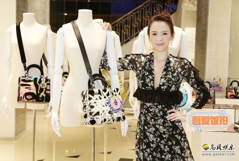 “醒妈”早早为醒醒准备了各式衣服? “醒妈”早早为醒醒准备了各式衣服?