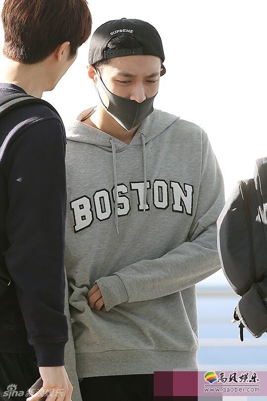 张艺兴由仁川机场启程前往日本参与EXO演唱会 张艺兴由仁川机场启程前往日本参与EXO演唱会