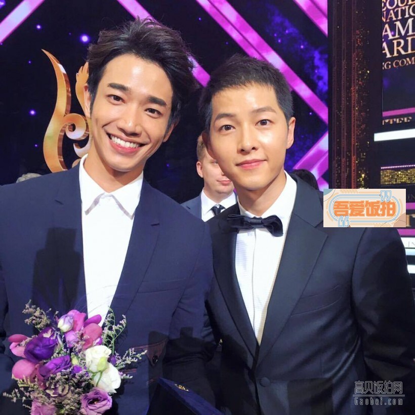 宋仲基遇见了台湾演员刘以豪分享了两人的合照 宋仲基遇见了台湾演员刘以豪分享了两人的合照