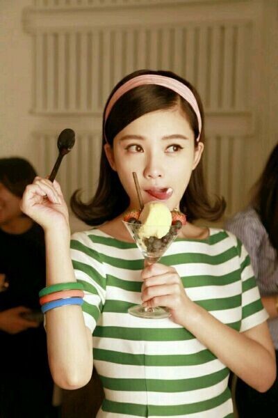 杨子珊是怎么进入演艺圈的？