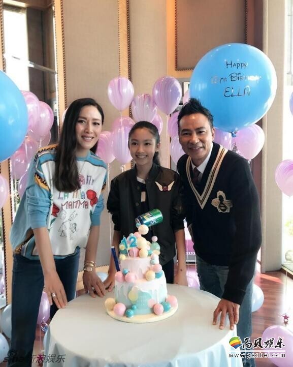 任达华与老婆为女儿准备了生日派对 任达华与老婆为女儿准备了生日派对