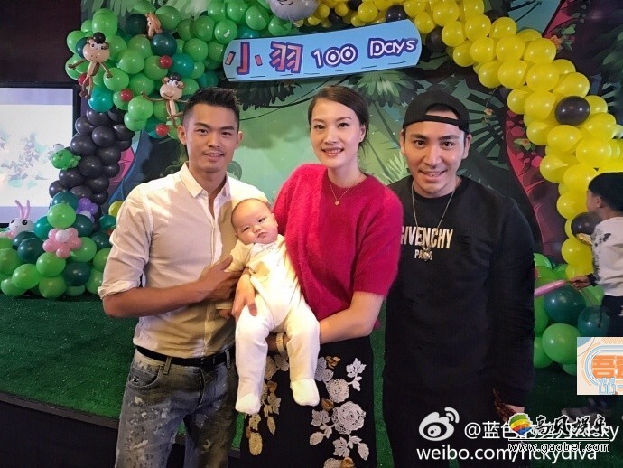 有网友晒出林丹谢杏芳夫妇为儿子举办百日宴的现场图 有网友晒出林丹谢杏芳夫妇为儿子举办百日宴的现场图